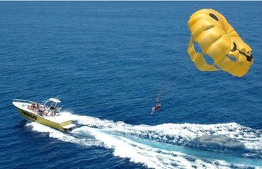 Roatan Parasailing Excursion