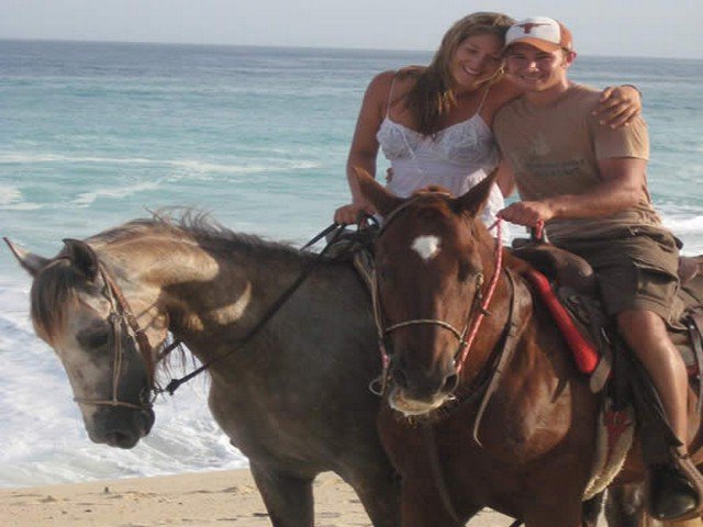 Roatan Horseback riding on the beach